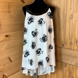 Torrid white with black rose print blouse size 3X